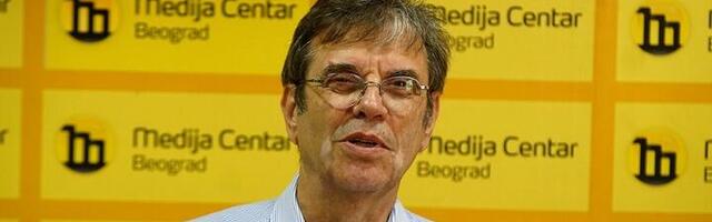 Koštunica među demonstrantima na Trgu republike (FOTO)