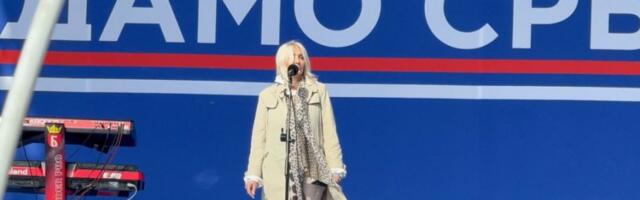 KLAVIJATURA BAJINOG BENDA NA BINI: Cakana peva na svenarodnom skupu, čeka se Mali Knindža (VIDEO)