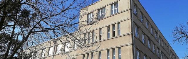 Peta beogradska gimnazija ušla u FIZIČKU blokadu