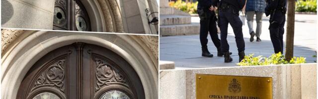 SRAMNO! NAPADNUTA PRAVOSLAVNA CRKVA U ZAGREBU! Razbijena vrata, oštećen vitraž star 100 godina: "Ovo zahteva hitnu reakciju!"