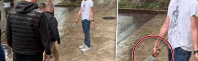 Блокадер сатаром насрнуо на грађане који подржавају СНС (видео)