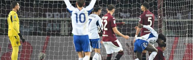 Fabregasova četa protutnjala Torinom! Komo "petardom" razneo Bikove za povratak na pobednički kolosek! /VIDEO/