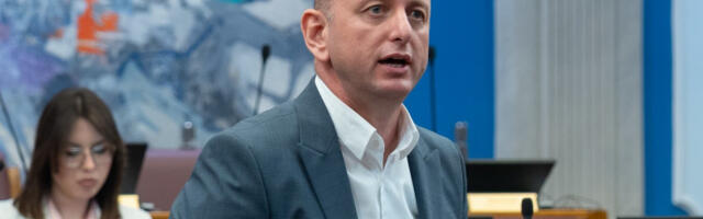 Кнежевић: Да сам знао да Ивановић жели на славу код Вучића, повео бих га