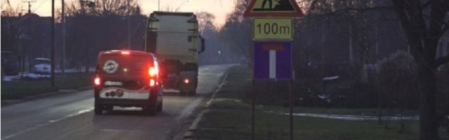 Protest zbog zatvaranja puta Stara Pazova - Golubinci