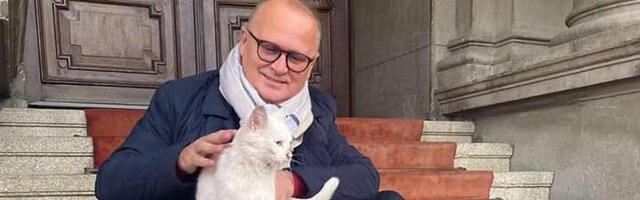 Vesić se nije pojavio na suđenju po tužbi Veselinovića i Lazovića