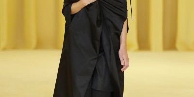 Prada vam s ponosom predstavlja prvu kolekciju koju su kreirali Miuccia Prada i Raf Simons