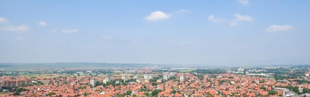 Penzionerka legla ispred Opštine u Leskovcu u znak protesta