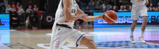 Zoveš se Nikola? Onda sigurno znaš da igraš košarku! Đurišić “cepa mrežice” u Letnjoj ligi