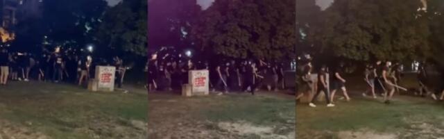 Batinaši sa letvama krenuli u kampus u NS (VIDEO)