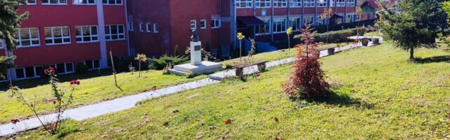 ČETIRI MILIONA DINARA ZA STIPENDIJE I SAMOZAPOŠLJAVANJE Podrška studentima i nezaposlenima u Brusu