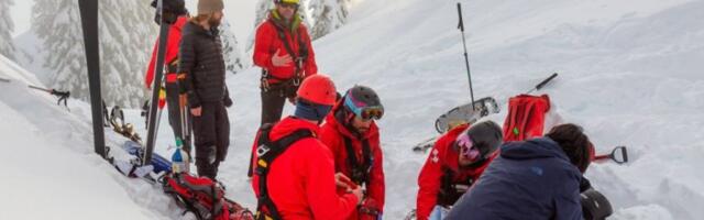 DRAMA NA SUVOJ PLANINI: Planinar povređen tokom uspona na Trem, 14 spasilaca se satima borilo sa snegom i stenama da ga izvuku! (VIDEO)