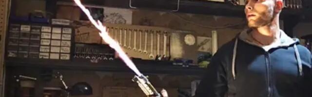 Ruski inžinjer na putu kreiranja prave svetlosne sablje iz Ratova zvezda