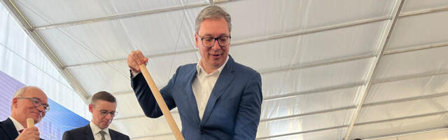 Vučić položio kaman temeljac za izgradnju nove fabrike u Čačku