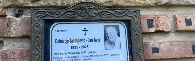 SAHRANA DEN TANE: Neutešna porodica prima saučešće na Novom groblju, supruga nema od bola (FOTO)