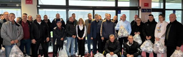 Podeljene lopte fudbalskim klubovima sa teritorije grada Leskovca