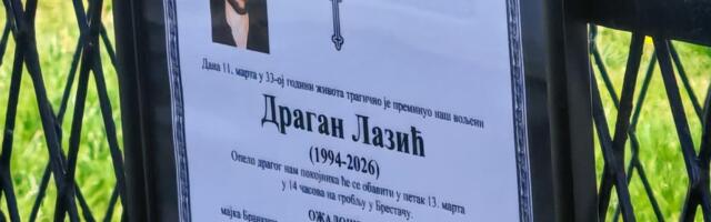 NA KAPIJI KUĆE STAVLJENA UMRLICA: Evo u koliko sati će se poslednji put oprostiti od Dragana, on na slici nasmejan i srećan