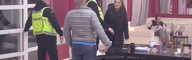 SKANDAL U CIK ZORE: Najbrutalniji okršaj Bore i Anastasije u Beloj kući - Pljuvanje, jezive porodične tajne i intervencija obezbeđenja!