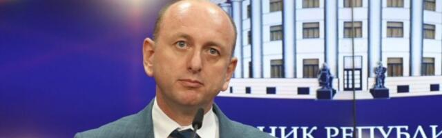 "DNP NEĆE GLASATI ZA USTAVNE PROMENE JER NEMA SRPSKOG JEZIKA": Oglasio se Milan Knežević