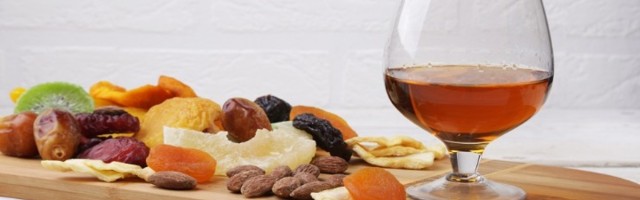Dijeta na bazi suvog voća i vina: Za pet dana PET kg manje
