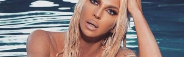 POTPUNO GOLA JELENA KARLEUŠA! Slikom ŠOKIRA - vide se CELE GRUDI i BRADAVICE, BEZ CENZURE! Plivala naga, pokazala i ZADNJICU - KAO JABUKA (FOTO)