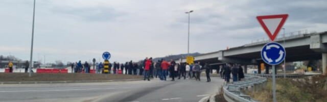 Blokada umesto dva trajala sat vremena, uskoro se očekuje isplata dugovanja