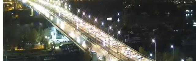 NAORUŽAJTE SE STRPLJENJEM I IZBEGAVAJTE OVE PRAVCE! Ogromne gužve na ovim pravcima u prestonici - evo gde vozila mile, a gde STOJE! (FOTO)