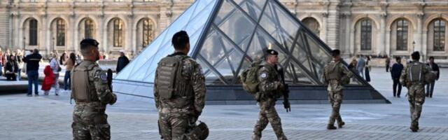 POPLAVA U LUVRU! Egipatske starine natopljene vodom, da li je reč o novoj SABOTAŽI?