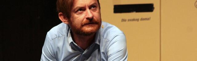 Nakon presude za pedofiliju glumac iz serije "Lud, zbunjen, normalan" se odrekao nagrade