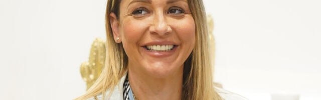 ZBOG OVE SCENE ĆE VAM POPADATI VILICE: Fotografije voditeljke Pinka se dele munjevitom brzinom!