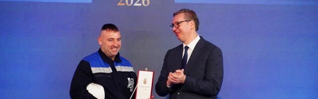 Svi su se pitali ko je Đorđe kome je Vučić uručio orden: Radi težak posao i nikada nije zakasnio na smenu