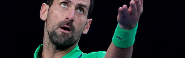 KATASTROFA U INDIJAN VELSU:  Novak povraćao na terenu i veoma zabrinuo navijače! (VIDEO)