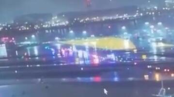 Pogledajte snimak nesreće u Njujorku: Avion se raspao na pola, svi pričaju o vapaju kontrolora