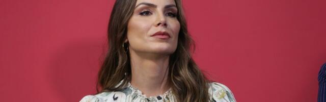 Nina Seničar oduvala na crvenom tepihu, ali njen muž je OZBILJNO podbacio: Svi gledaju u odelo iz prošlog veka