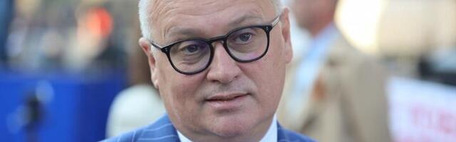 Vesić: Telima ćemo braniti spomenik Stefanu Nemanji