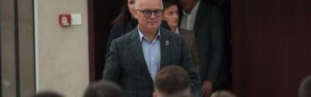 Operisan Goran Vesić