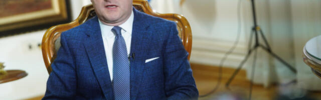 MINISTAR SELAKOVIĆ SA ADVOKATOM DOŠAO U TOK! Uručen mu je poziv za saslušanje!