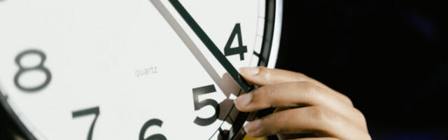 САД: милиони жалби због померања сата и поремећеног сна