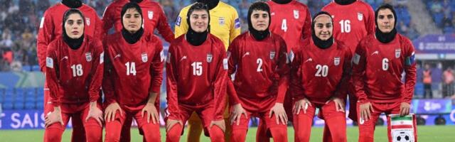 (FOTO) Dve iranske fudbalerke koje su ostale u Australiji trenirale sa igračicama tamošnjeg kluba