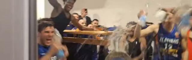 Zlatibor je šampion! Pogledajte ludo slavlje iz svlačionice, Strajin Nedović "nadrljao" od strane košarkaša