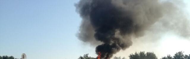 Izgoreo putnički autobus na putu od Kragujevca do Rače