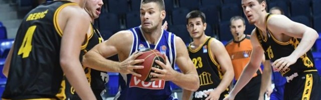 Apić dvocifren, Split potučen u Podgorici