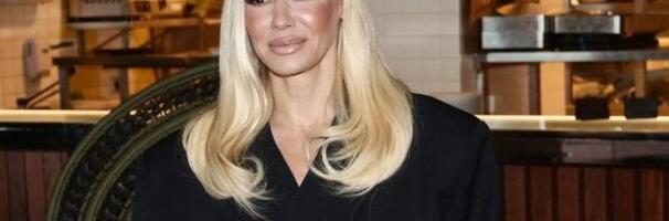 NATAŠA BEKVALAC NASTUPILA BEZ DONJEG VEŠA, A NA INTIMI SAMO TETOVAŽA: Pevačica nikad provokativnija, svi pričaju o značenju OVOGA!