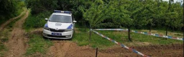 Pronađena bomba u vinogradu kod Jagodine! Policija ogradila njivu, čeka se kontradiverziona jedinica (FOTO)