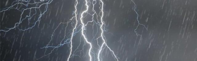 Upotrebite pravilo 30:30! Meteorolog hitno upozorio: Evo šta prvo treba da uradite kad vidite munju