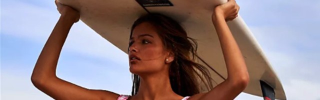 5 trikova influensera o tome kako zaštititi kosu tokom letovanja