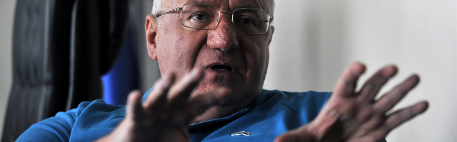 ŠEŠELJ: Radikale niko neće tući na skupštinskim stepenicama