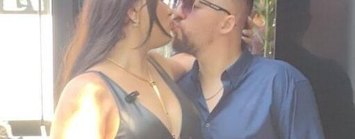 RADA VASIĆ PONOSNO PREDSTAVILA ĆERKE NAKON PROMENE POLA! Ispraća Anu Nikolić i zeta u "Elitu 8", tu je i Ivana! (FOTO)