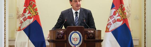 Ministarstvo odbrane: Vest o navodnom učešću vozila iz Vučićeve pratnje u saobraćajnoj nezgodi - neistinite