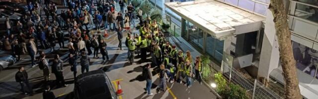 Studenti blokirali ulaz u zgradu RTS-a
