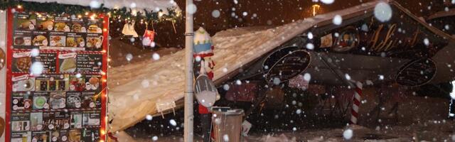 Sneg pravi velike probleme u Zagrebu: Urušila se tenda kafića u centru